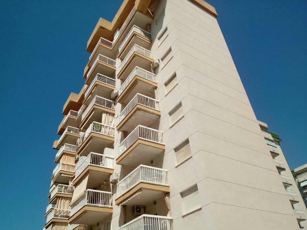 Apartamentos Gandia Grau Y Playa 3000 ภายนอก รูปภาพ